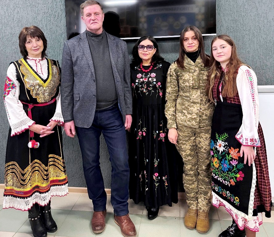 Творчий майстер-клас провели голова ГО «Болгарський культурно-просвітницький клуб Трендофіл» у Тернопільській області пані Оля Бурило та пані Христина Довгалюк, головний спеціаліст Департаменту культури та туризму